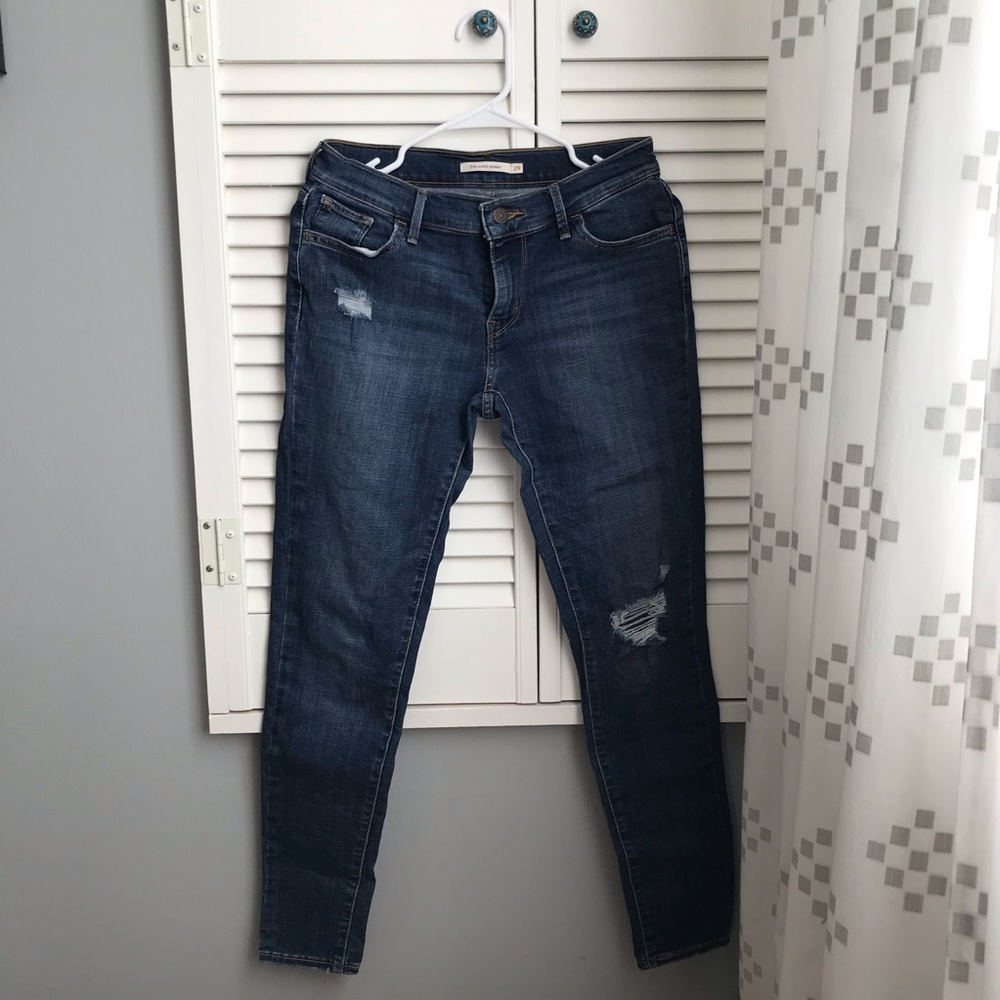 Levi’s Super Skinny 710 Distressed Jeans Size 29